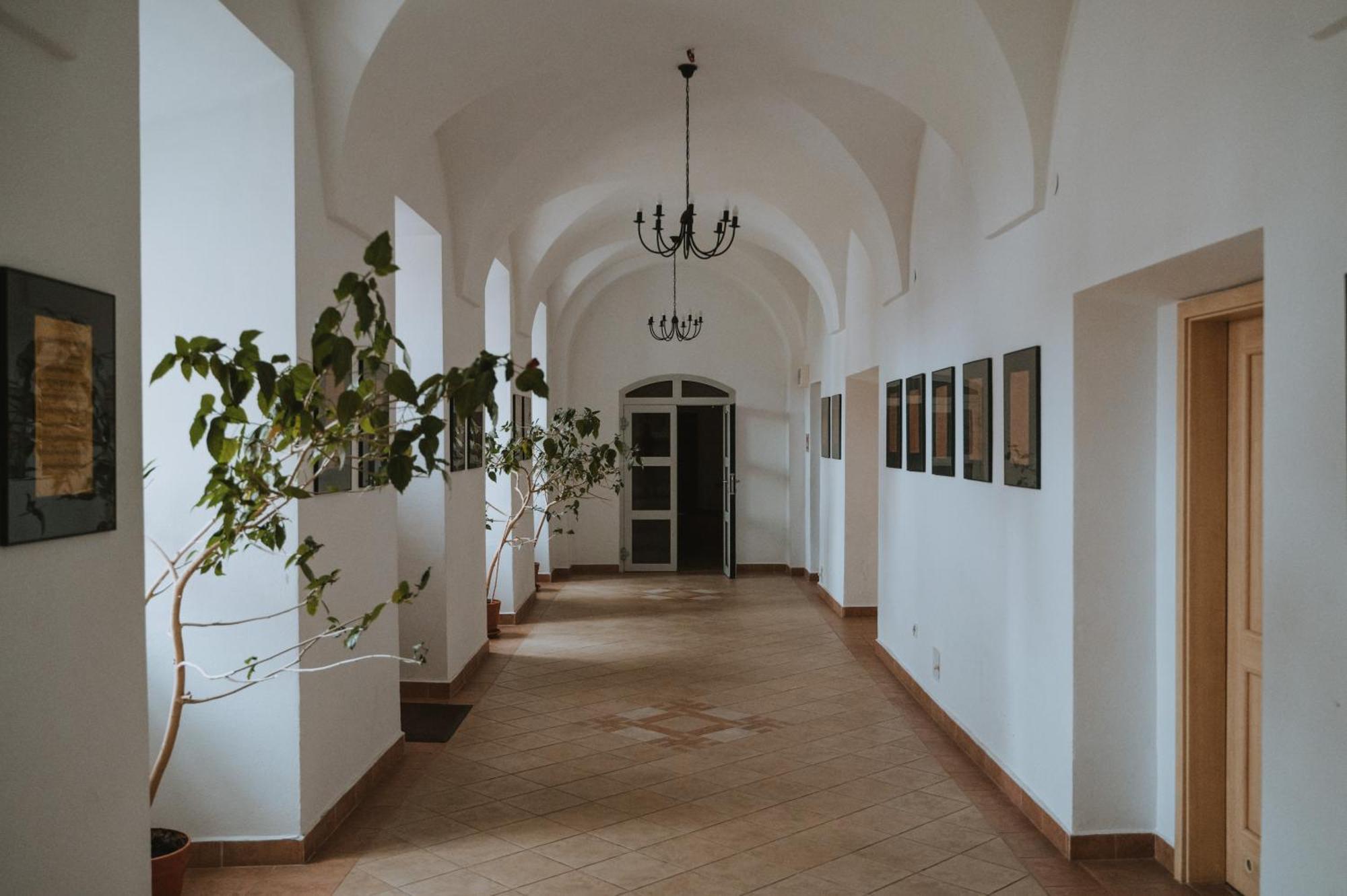 Pokoje Goscinne Domu Pielgrzyma W Supraslu Bagian luar foto