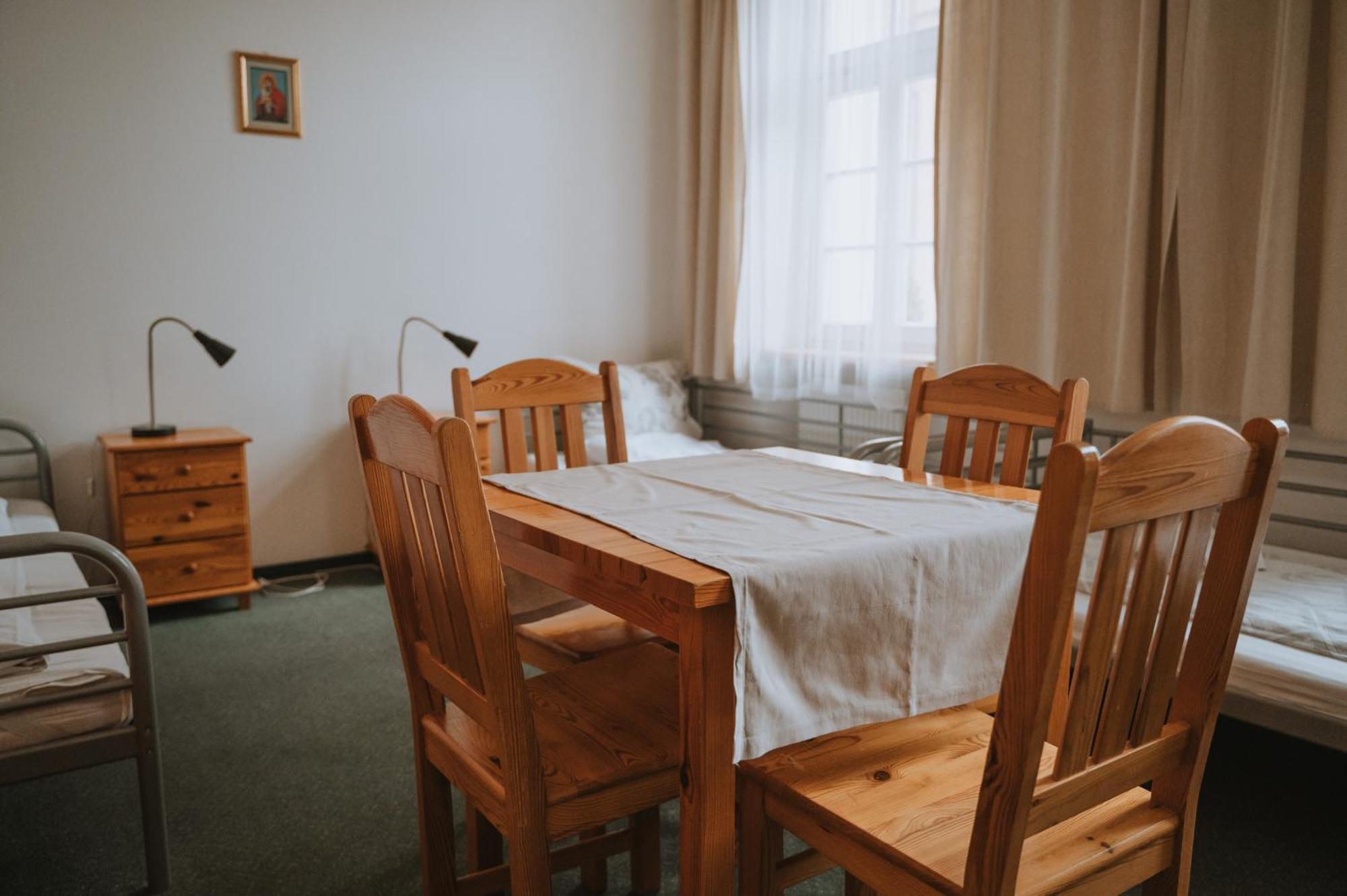 Pokoje Goscinne Domu Pielgrzyma W Supraslu Bagian luar foto